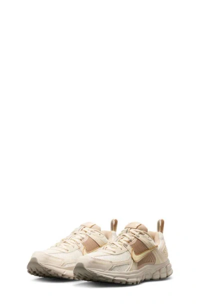 Nike Kids' Vomero 5 Sneaker