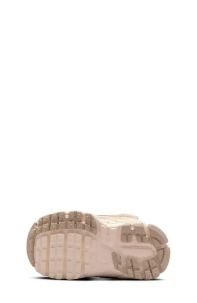 Nike Kids' Vomero 5 Sneaker
