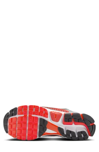 Nike Zoom Vomero 5 Sneakers