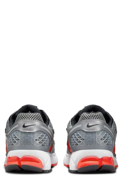 Nike Zoom Vomero 5 Sneakers