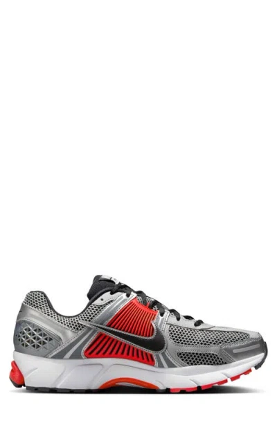 Nike Zoom Vomero 5 Sneakers