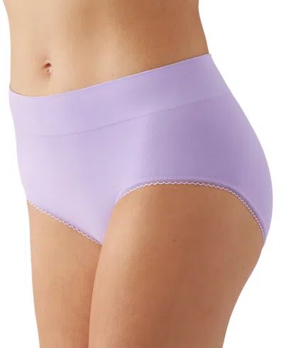 Wacoal Feeling Flexible Seamless Brief