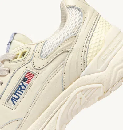 Autry Hyperway Sneakers In Whisper White Laminated Leather And Mesh In White