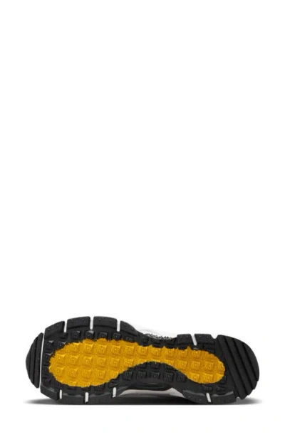 Nike Zoom Vomero Roam Sneaker