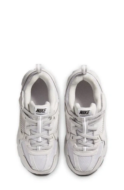 Nike Kids' Vomero 5 Sneaker