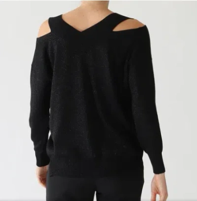 D Exterior V-neck Cold-shoulder Sweater In Black