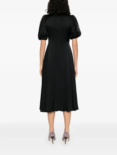 花卉蕾丝连衣裙