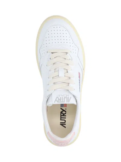 Autry Leather Medalist Low Sneakers