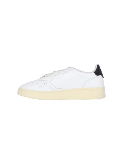 Autry Medalist Low Sneakers In White