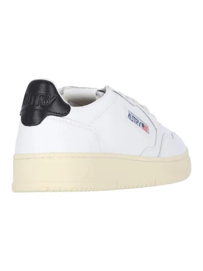 Autry Medalist Low Sneakers In White