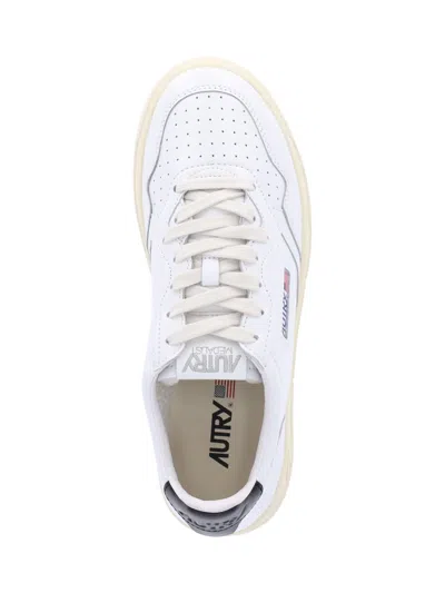 Autry Medalist Low Sneakers In White