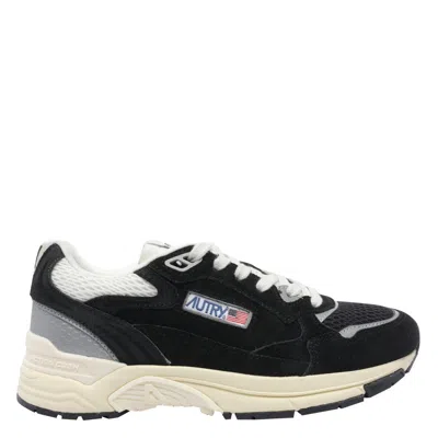 Autry Hyperway Black Low Top Sneakers With Logo Patch On Tongue And Side In Suede And Mesh Woman In Black