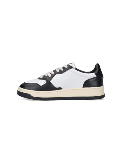 Autry 'medalist' White And Black Low Top Sneakers With Logo Patch