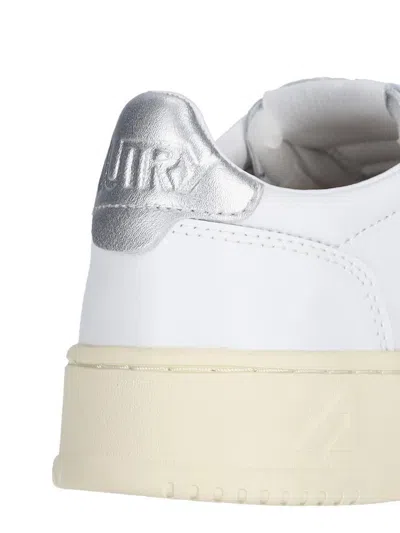 Autry Medalist 01 Low Sneakers In White