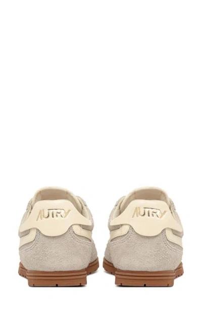 Autry "windspin" Low Sneaker In Neutrals