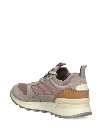 网面拼接登山运动鞋