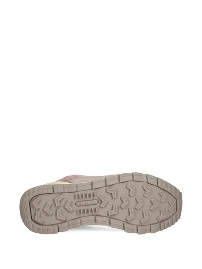 网面拼接登山运动鞋