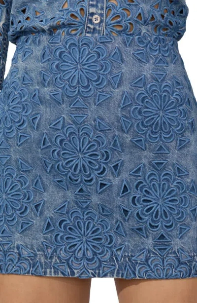 Alice And Olivia Rubi Low-rise Denim Micro Skirt