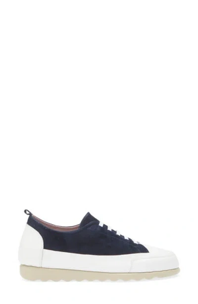 The Flexx Lena Slip-on Sneaker