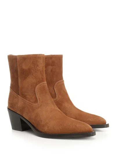 Stuart Weitzman Tate Boots Brown