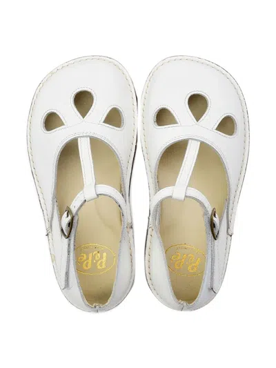 镂空T字带平底鞋