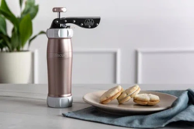 Marcato Design Series Biscuit Maker Press, Includes 20 Cookie Disc Shapes