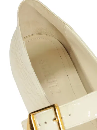 扣环镶嵌平底鞋