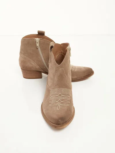 Ovyè Ovye Boots