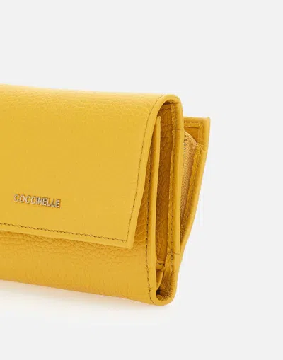 Coccinelle Chic Leather Green Wallet With Multiple Compartments