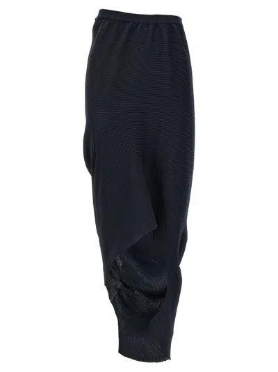 【関税込み】ISSEY MIYAKE 'Aerate' skirt Issey Miyake Aerate Skirts Blue In Black | ModeSens