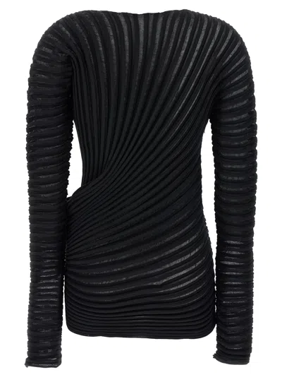 Issey Miyake Black Stream Top In Black