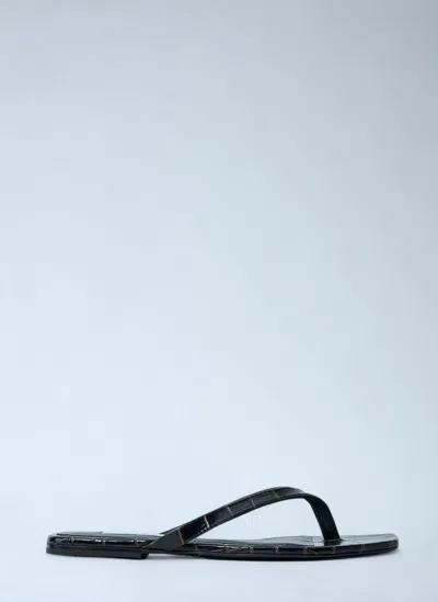 Totême Toteme Leather Thong Sandals In Black