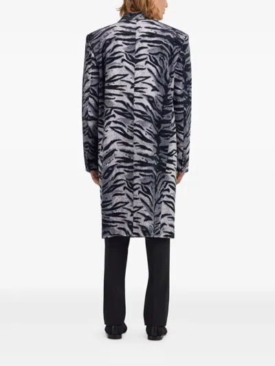 虎纹双排扣大衣