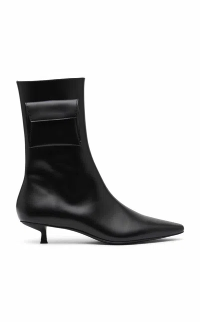 St Agni Petit Pouch Boot In Black