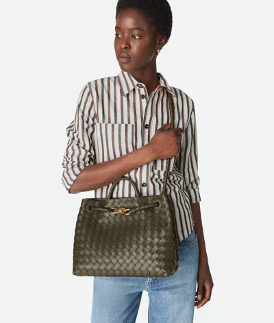 Bottega Veneta Andiamo Intrecciato Medium Leather Tote Bag In Green