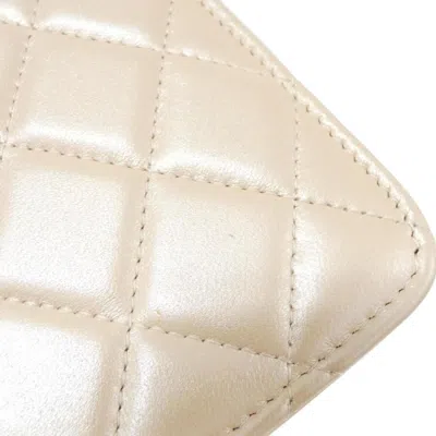 Pre-owned Chanel Beige White Chain/shoulder Wallet ()
