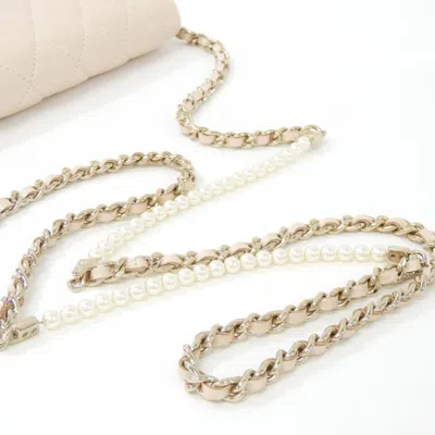 Pre-owned Chanel Beige White Chain/shoulder Wallet ()