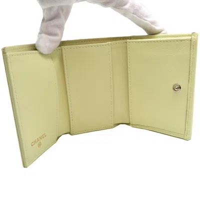 Pre-owned Chanel Cream White Caviar Leather Wallet (tri-fold) ()