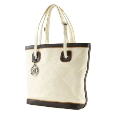 Pre-owned Chanel Ivory Leather Tote Bag ()
