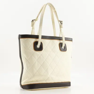 Pre-owned Chanel Ivory Leather Tote Bag ()