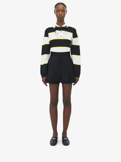 Alexander Mcqueen Pleated Tailored Shorts In Black