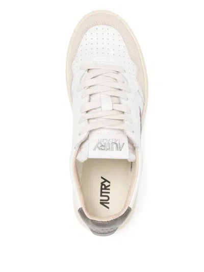 MEDALIST LOW SNEAKERS