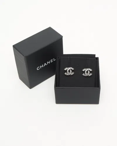 Pre-owned Chanel Cc Rhinestone And Pearl Earrings In Silver