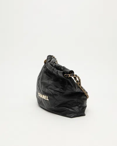 Pre-owned Chanel Quilted 22 Handbag In Black