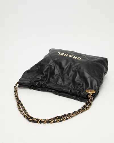 Pre-owned Chanel Quilted 22 Handbag In Black