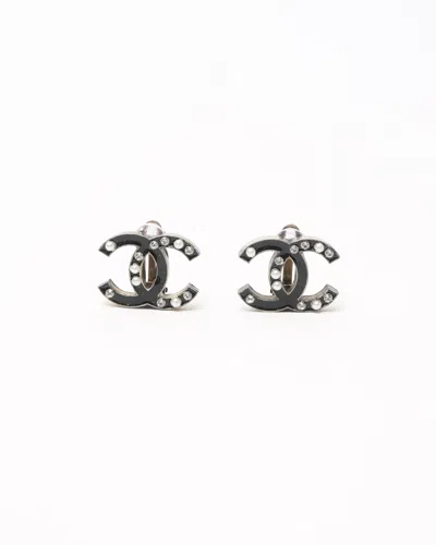 Pre-owned Chanel Cc And Pearls Earrings In Silver