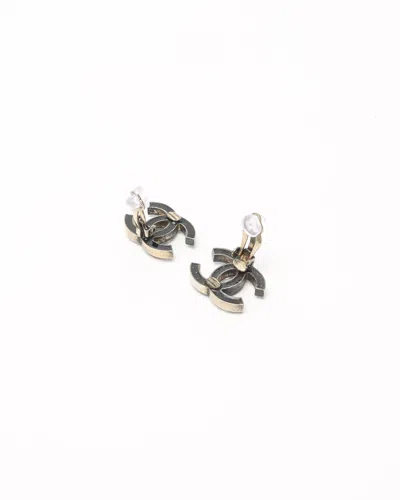 Pre-owned Chanel Cc And Pearls Earrings In Silver