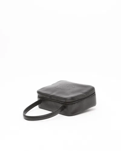 Pre-owned Chanel Cc Caviar Handbag In Black