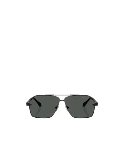 Versace 63mm Pilot Sunglasses In Matte Black