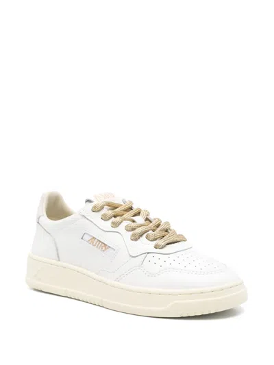 Autry Medalist Low Sneakers In White Leather And Suede Heel Tab In Brown